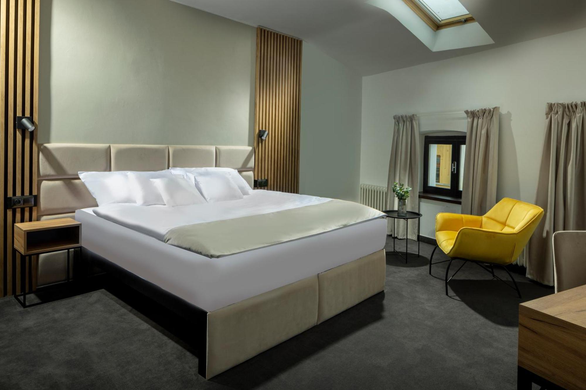 Hotel Savorsky イフラヴァ エクステリア 写真